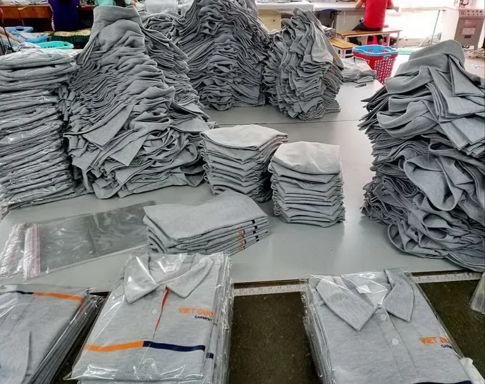 Quy trình sản xuất áo thun đồng phục Công đoạn 6: kiểm tra hàng hàng sau khi may (KCS)