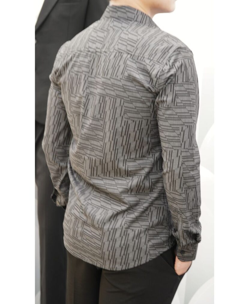 Áo sơ mi đồng phục màu đen phối họa tiết sọc Áo sơ mi đồng phục