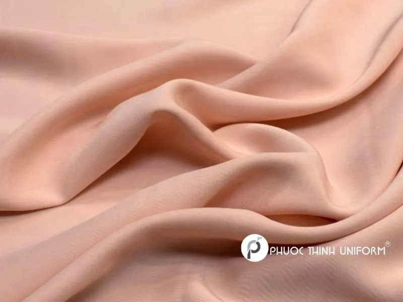 Vải rayon với độ mềm mại tạo cảm giác nhẹ nhàng, sang trọng