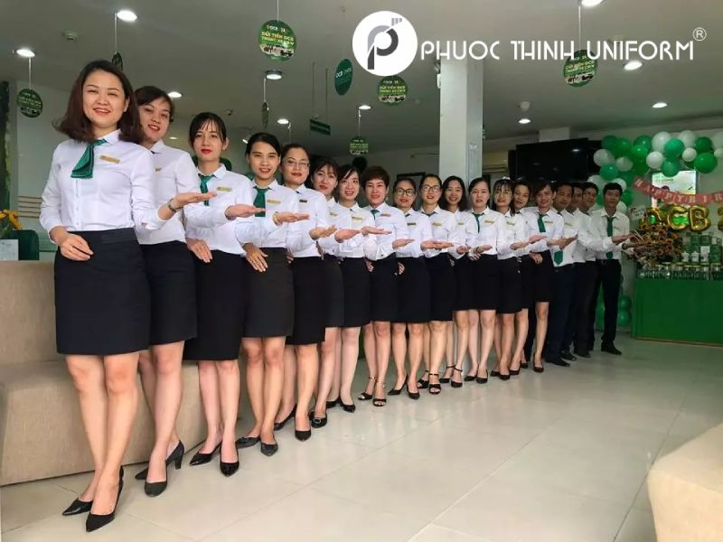 Áo sơ mi đồng phục thể hiện tinh thần đồng đội, tính bình đẳng cao