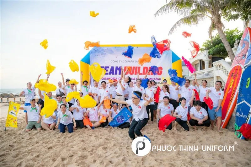 Áo team building - 10 Áo team building không chỉ đẹp mà còn thể hiện tinh thần gắn kết giữa các thành viên.