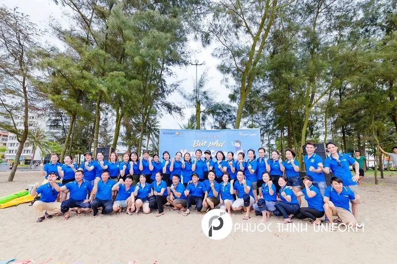 Áo team building - 10 Áo team building xanh dương nổi bật trong các chuyến du lịch công ty