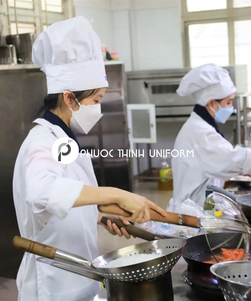 Mẫu đồng phục phụ bếp đẹp, chuyên nghiệp