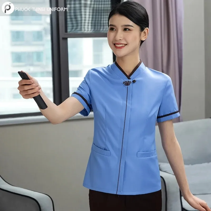 Đồng phục buồng phòng cần đảm bảo tính chất công việc di chuyển nhiều
