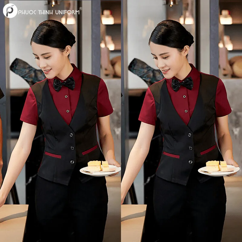 Sơ mi ngắn tay phối với Gile đen có thêm phụ kiện nơ xinh xắn là mẫu đồng phục xuất hiện ở nhiều nhà hàng Âu 