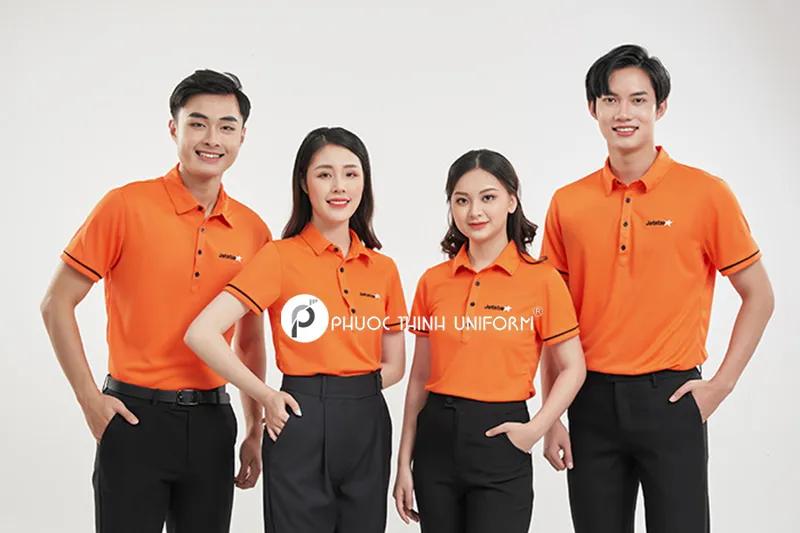 Áo Polo cổ đừng là một trong những mẫu đồng phục phù hợp với các nhà hàng Âu trẻ trung, hiện đại