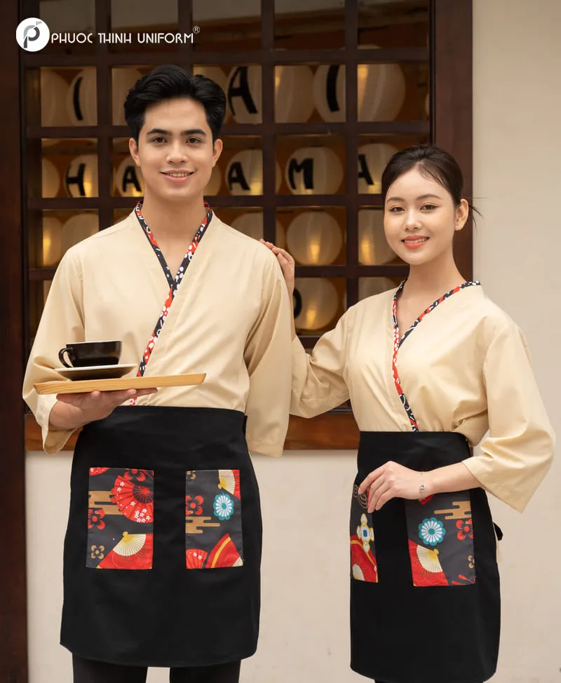 Mẫu đồng phục sơ mi cách điệu từ trang phục truyền thống được sử dụng để thay thế Kimono cũng trở nên phổ biến tại nhà hàng phong cách Nhật