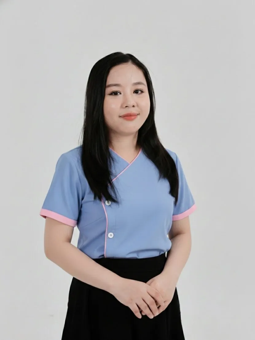 Đồng phục nhân viên spa xanh nhạt phối viền hồng - 04