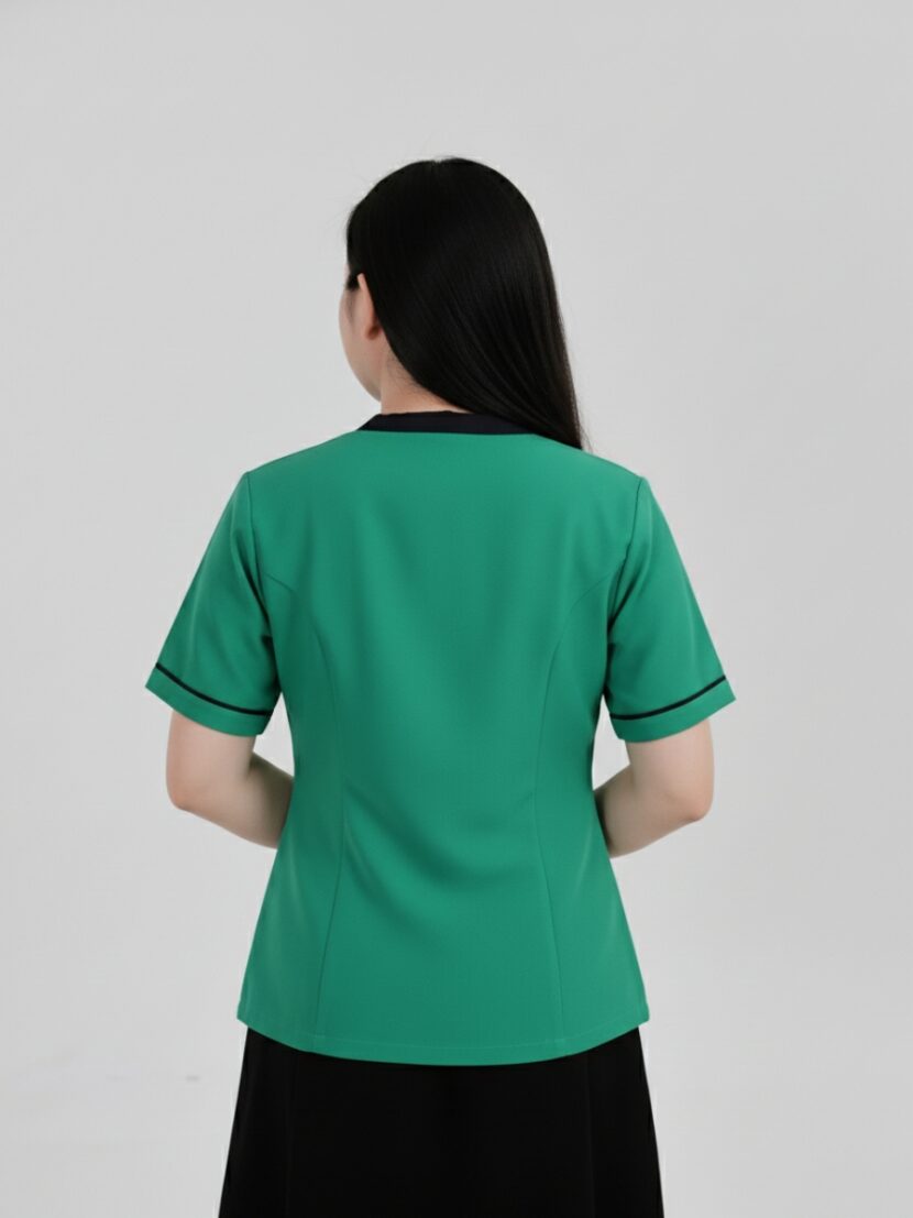 Đồng phục spa xanh lá phối cổ áo đen - 12