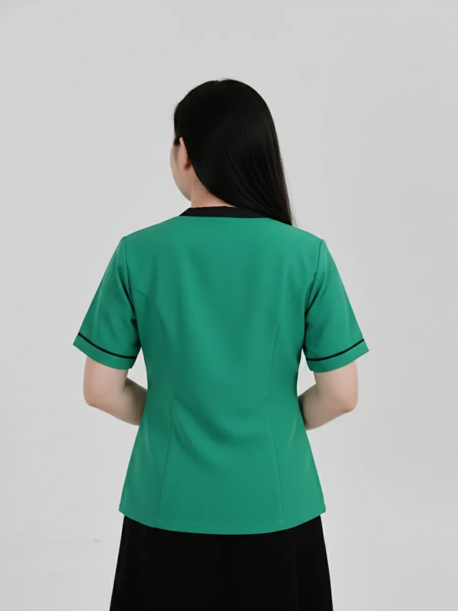 Đồng phục spa xanh lá phối cổ áo đen - 12