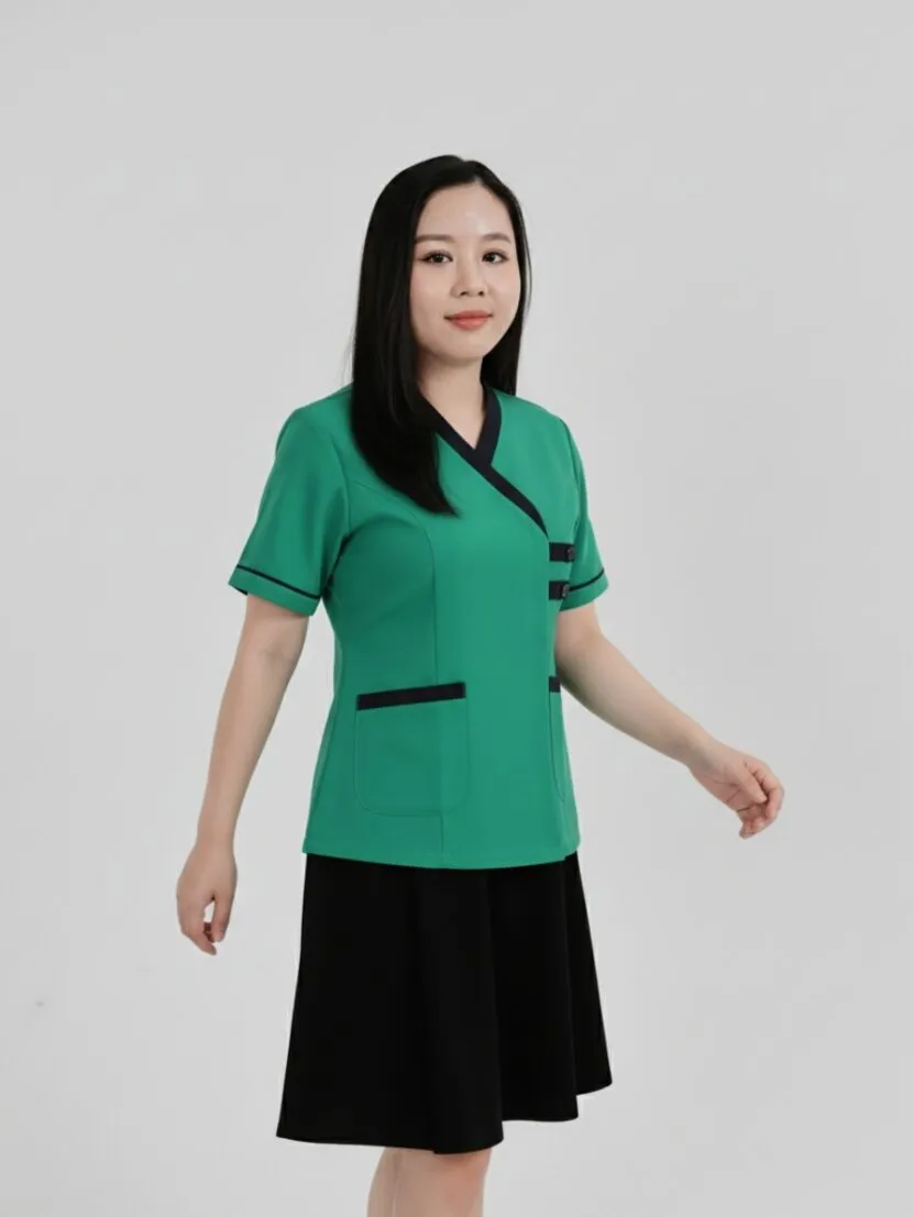 Đồng phục spa xanh lá phối cổ áo đen - 12