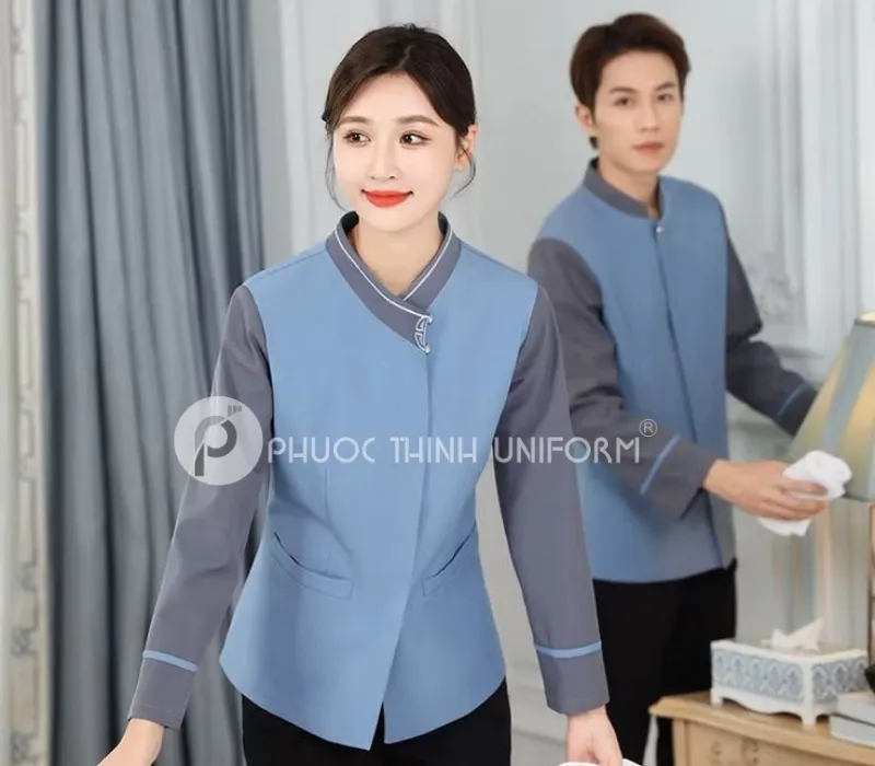 Phối màu đồng phục tạp vụ phù hợp với đặc trưng của thương hiệu 