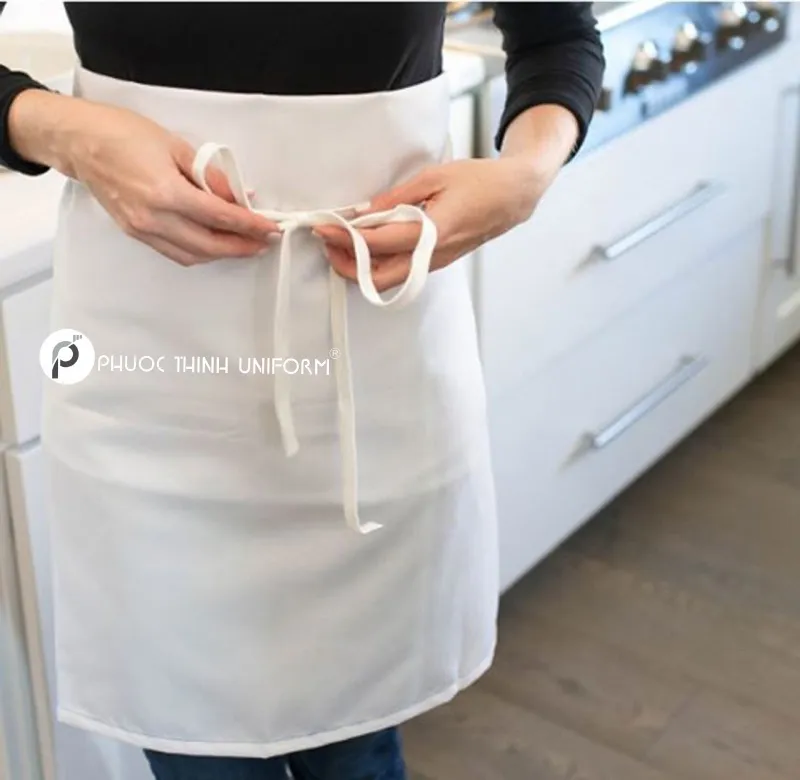 Tạp dề có dây buộc ở eo, dễ dàng cố định và điều chỉnh theo ý muốn