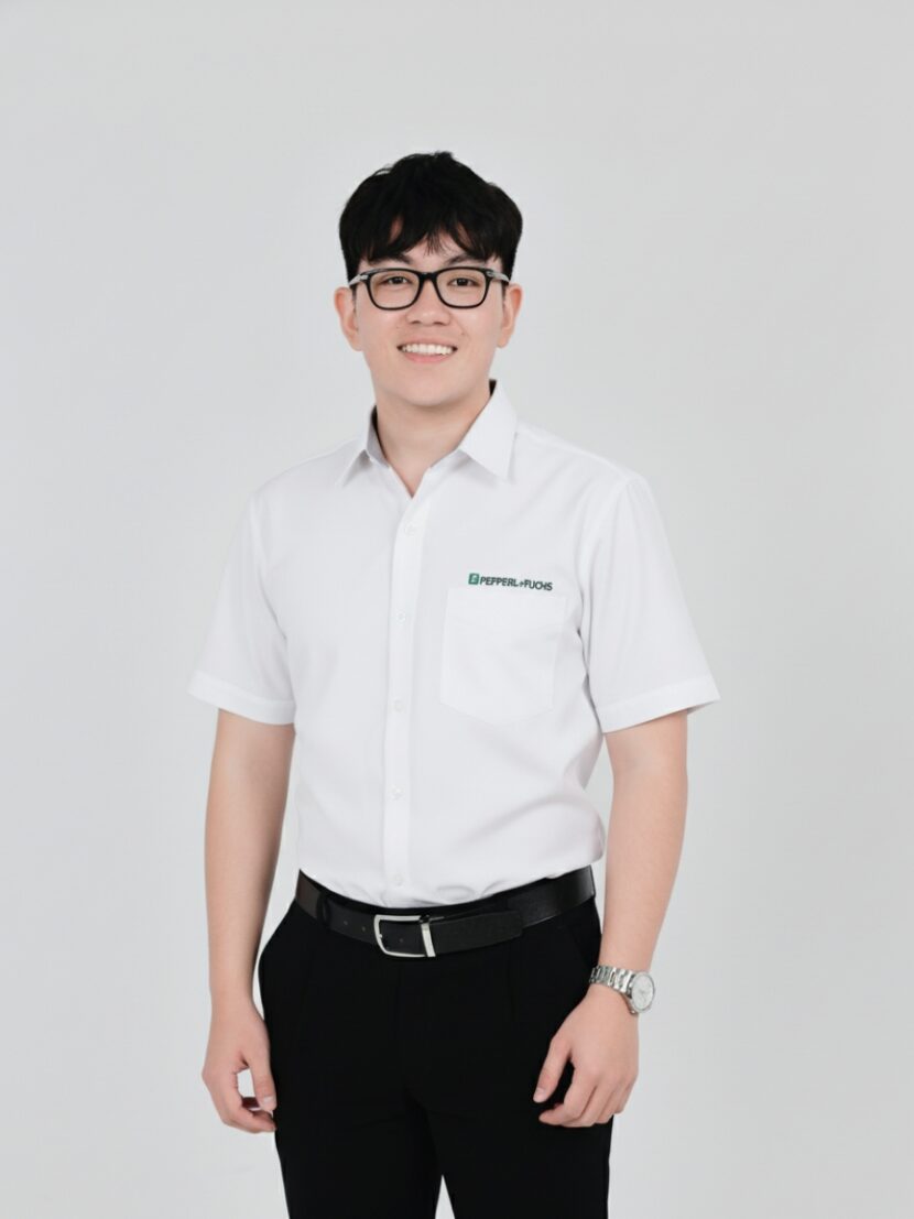 Áo sơ mi đồng phục công ty Pepper Fuchs