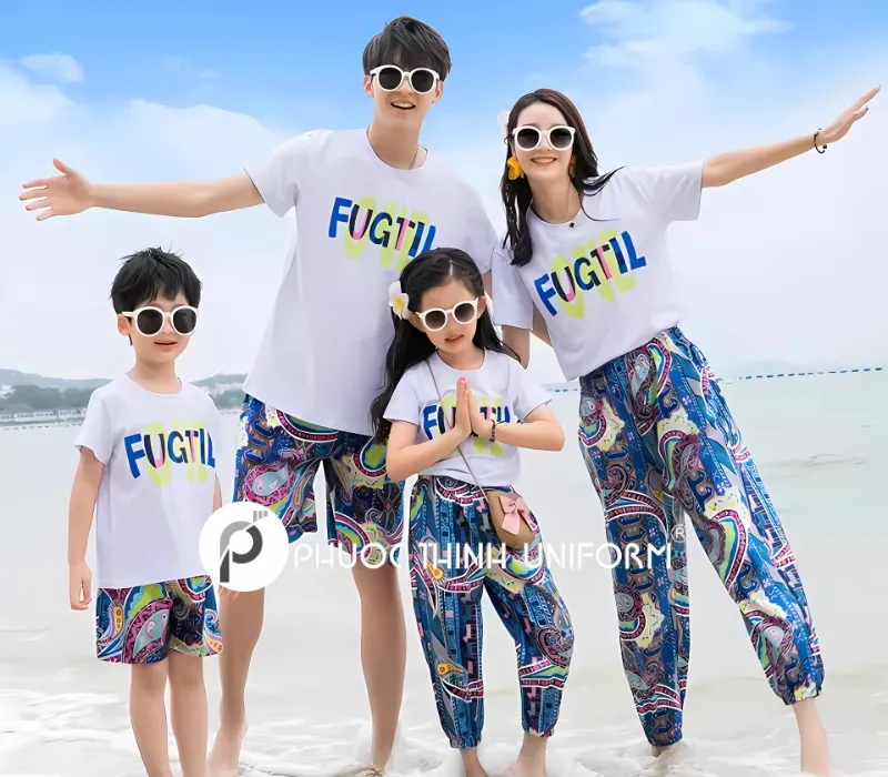 Mẫu áo đồng phục đi biển cho gia đình đơn giản - nhẹ nhàng 