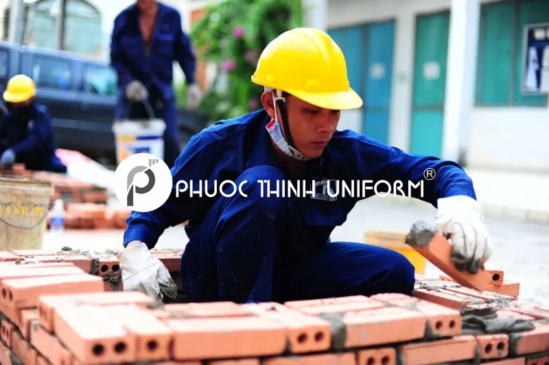 Đồng phục bảo hộ lao động 04 Mẫu đồng phục công nhân thoáng mát, mang lại cảm giác dễ chịu cho người mặc