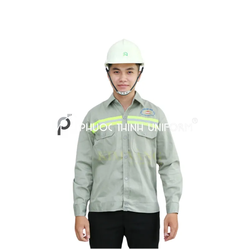 Đồng phục bảo hộ lao động 04 Mẫu đồng phục công nhân xây dựng với nón bảo hộ