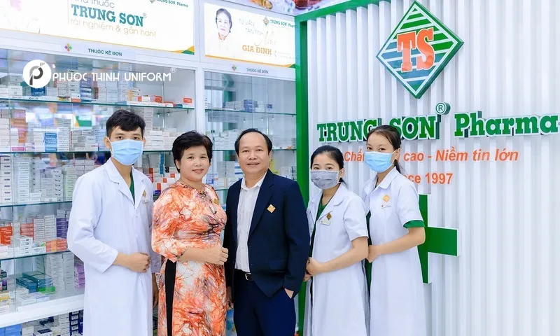 15+ mẫu đồng phục dược sĩ bệnh viện đẹp, chuyên nghiệp đồng phục dược sĩ