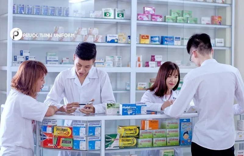 15+ mẫu đồng phục dược sĩ bệnh viện đẹp, chuyên nghiệp đồng phục dược sĩ