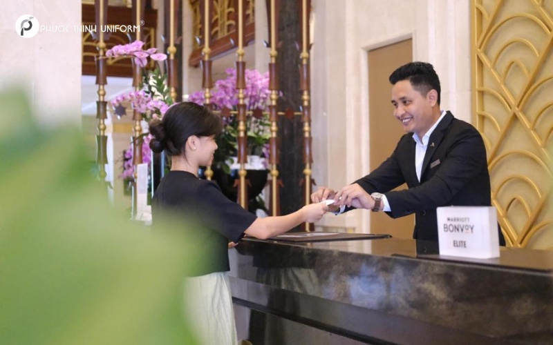 đồng phục khách sạn Marriott