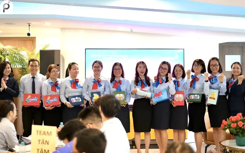 Đồng phục Vietinbank: Thiết kế tinh tế, sang trọng & chuyên nghiệp đồng phục vietinbank