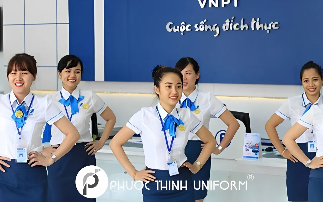 Chân váy đồng phục Vinaphone dành cho nữ nhân viên, thiết kế đơn giản nhưng tinh tế, tạo nên vẻ thanh lịch và chuyên nghiệp.