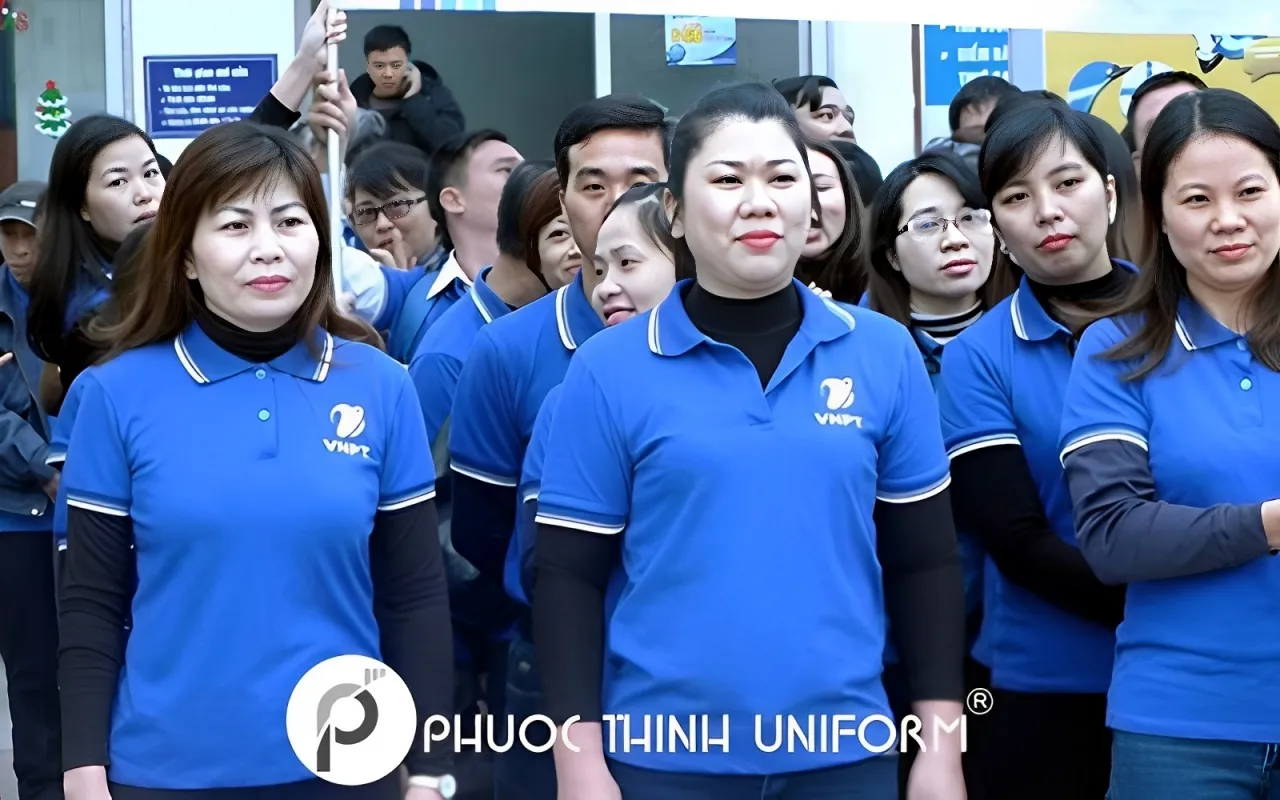 Áo Polo đồng phục Vinaphone với thiết kế năng động và trẻ trung.