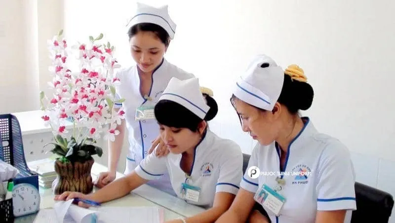 20+ mẫu trang phục y tá chuyên nghiệp, hiện đại Đồng phục Y tá