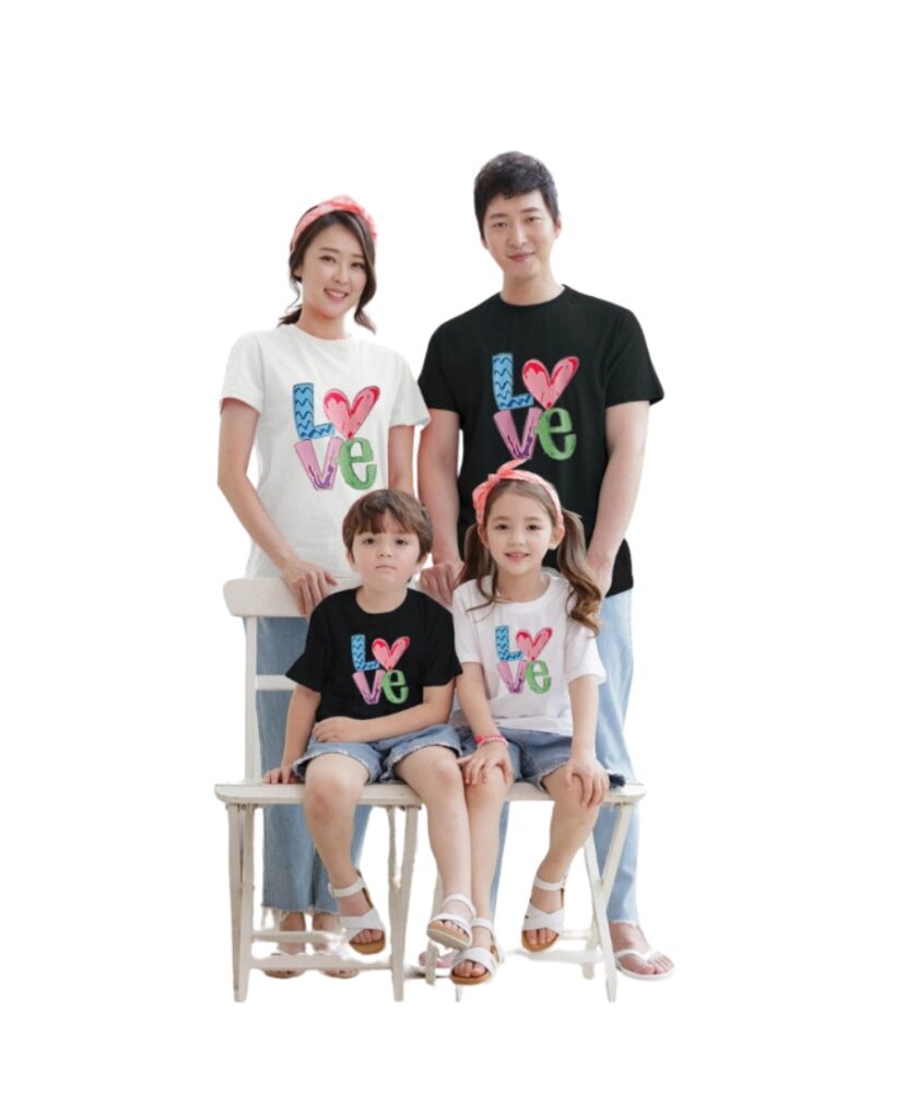 Áo Đồng Nhóm Cho Gia Đình In Chữ “LOVE