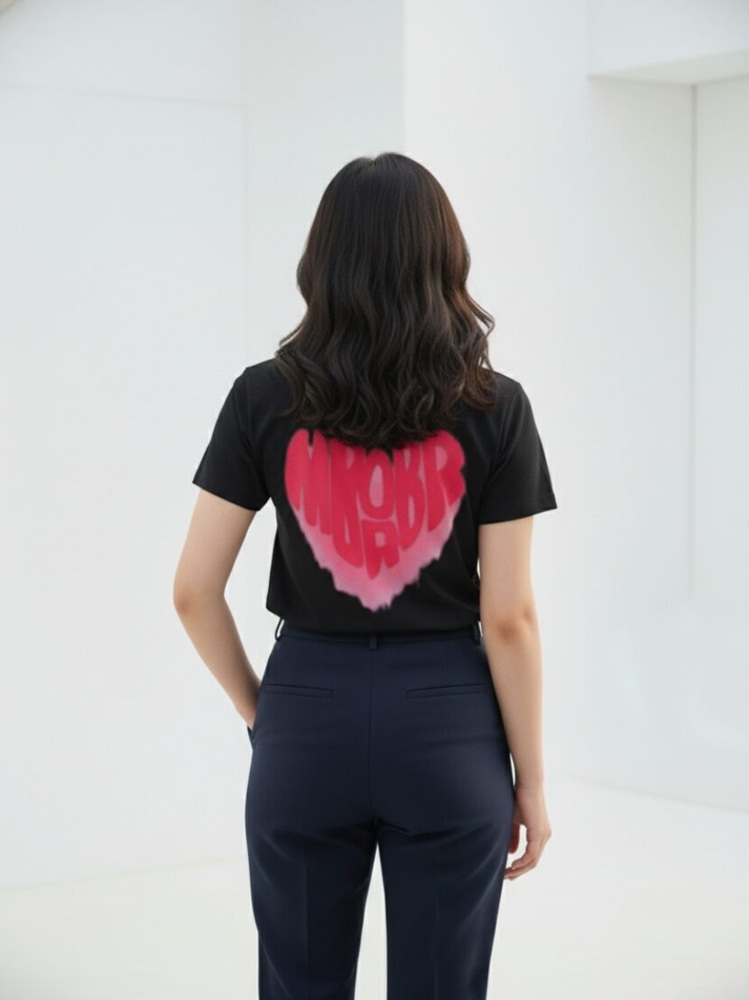 Áo nhóm màu đen họa tiết trái tim