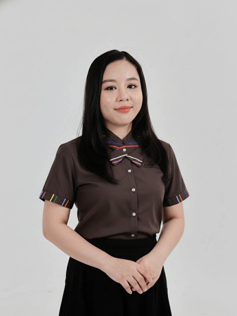 Áo sơ mi đồng phục màu nâu