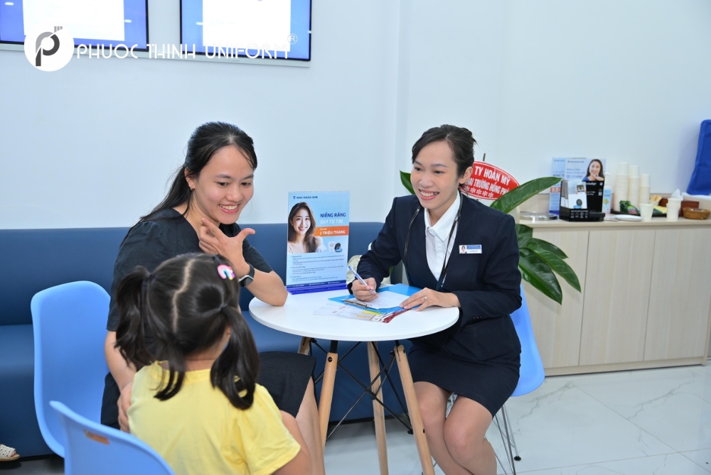 đồng phục lễ tân nha khoa