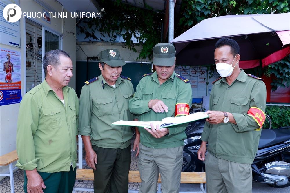 quần áo bảo vệ dân phố