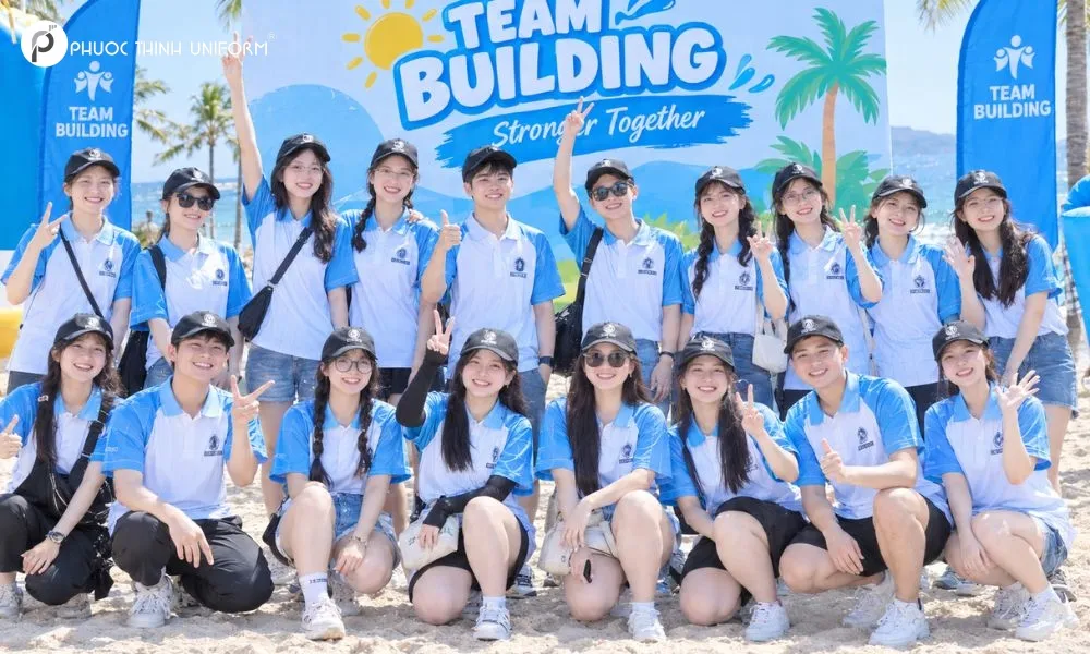 Áo polo đồng phục Tiến Anh Bekery Áo đồng phục team building công ty màu trắng xanh